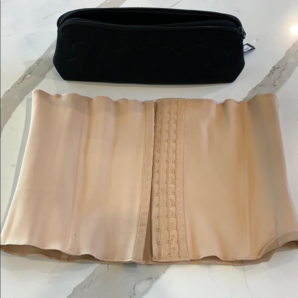 Skims waist trainer